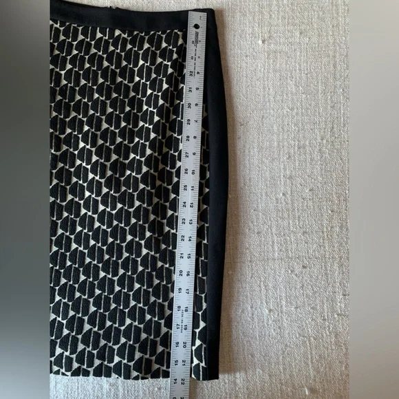 DianeVon Furstenberg pencil skirt size 2 - Picture 7 of 10